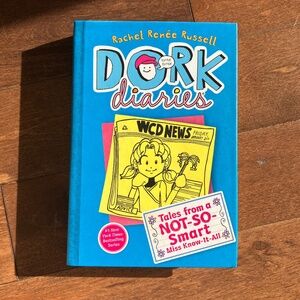 Bundle 4/$20 - Dork Diaries # 5 Tales From A Not So Smart Miss Know It All